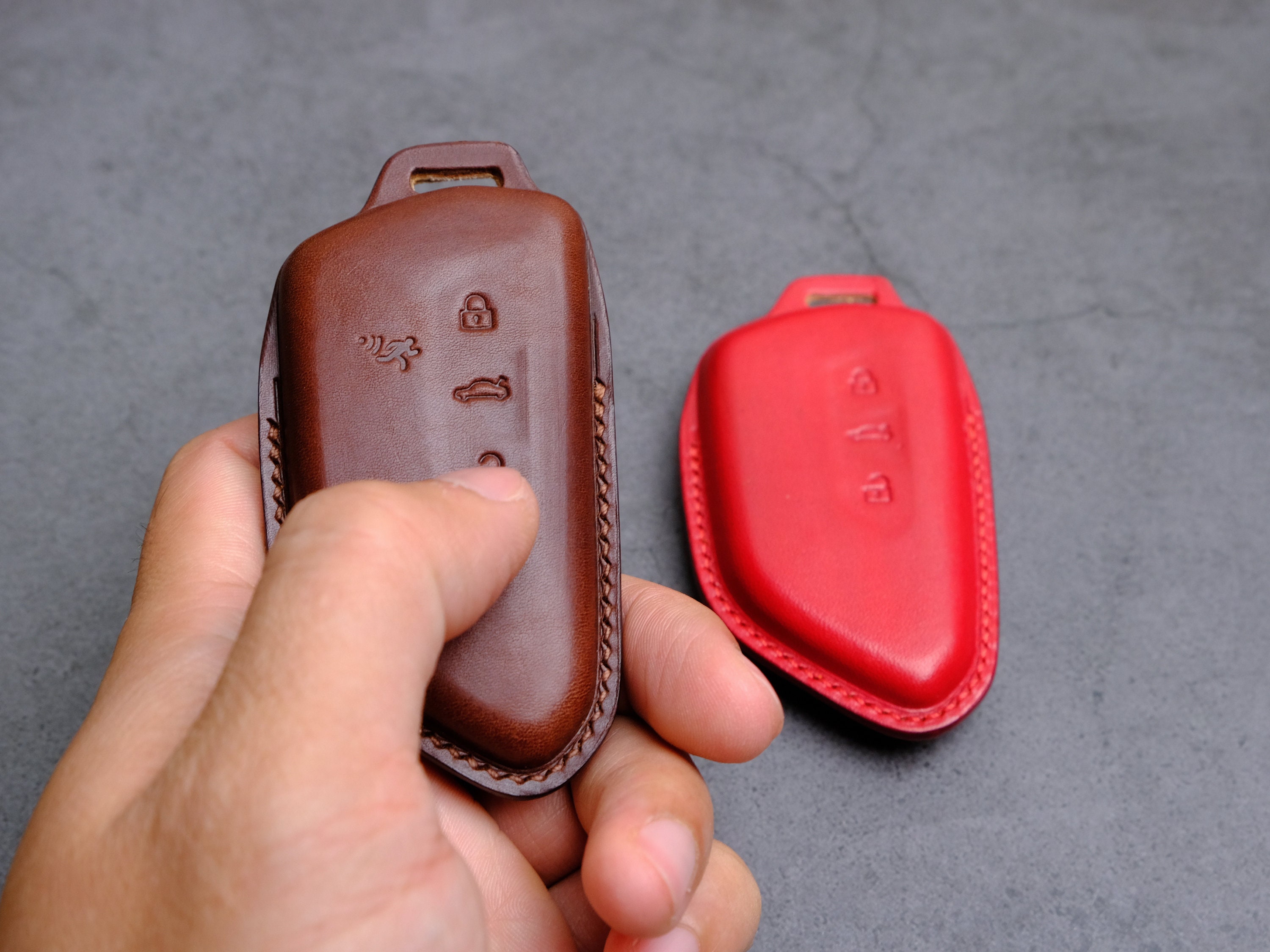 kwmobile Schlüsseltasche Autoschlüssel Hülle für VW 3-Tasten Smartkey  Autoschlüssel, Leder Schutzhülle Schlüsselhülle Cover - Schlüssel Case