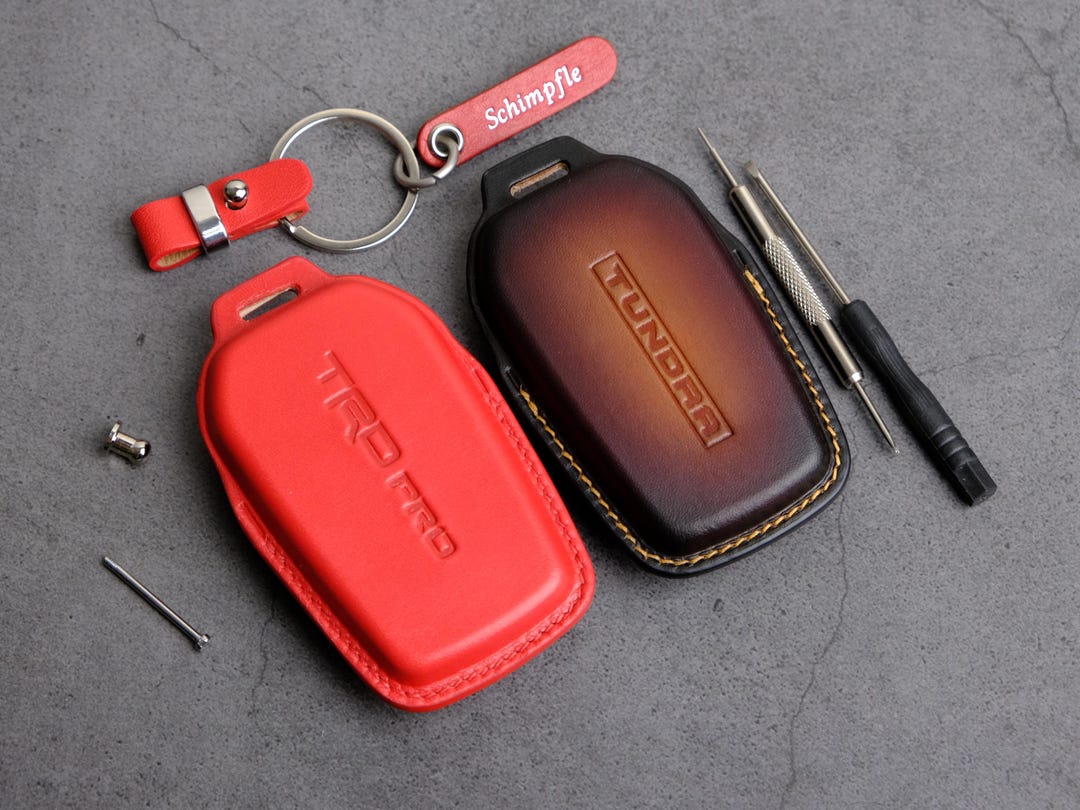 Au-Tomotive Gold Toyota Tundra Black Leather Key Chain – Metal, Made In USA