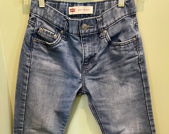 Levi Strauss 514 straight jeans.  Size 25W 25L