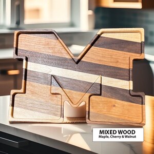 University of Michigan Decorative Wood Tray I Catch All Tray | Alumni Gift | Grad Gift | College Announcement | Custom Engraving bild 3