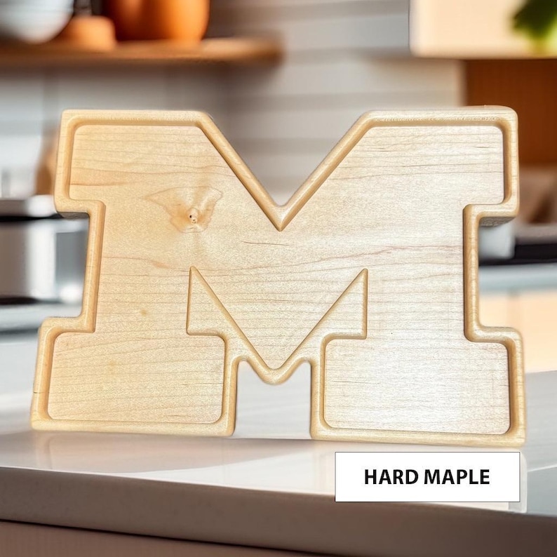 University of Michigan Decorative Wood Tray I Catch All Tray | Alumni Gift | Grad Gift | College Announcement | Custom Engraving bild 2