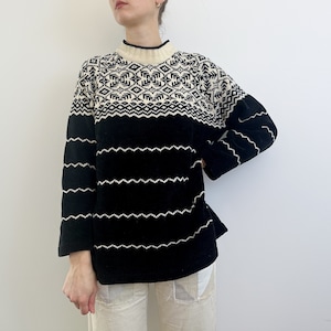 Vintage Chenille Sweater Black and White Snowflake Pattern Raglan Sleeve Erika & Co. image 3