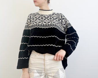 Vintage Chenille Sweater | Black and White Snowflake Pattern | Raglan Sleeve Erika & Co.