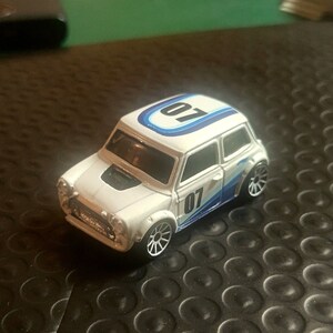 ミニクーパー ホットホイール（カスタムリアルラバータイヤ