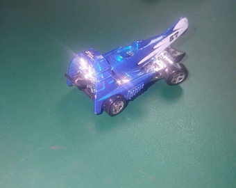 Hot Wheels Dog Fighter Airplane Car in Mint Condition Made in 1996