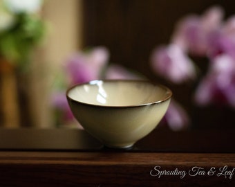 Beige Celadon Tea Cup – Agate Glazed Pottery, Purple & Black Iron (4 Styles)