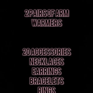Op de afbeelding: Een afbeelding met de tekst "EXTREME BUNDLE:" en een lijst met items die in de bundel zijn inbegrepen: 2 paar armwarmers, 20 accessoires, kettingen, oorbellen, armbanden, ringen, sleutelhangers en haarclips.