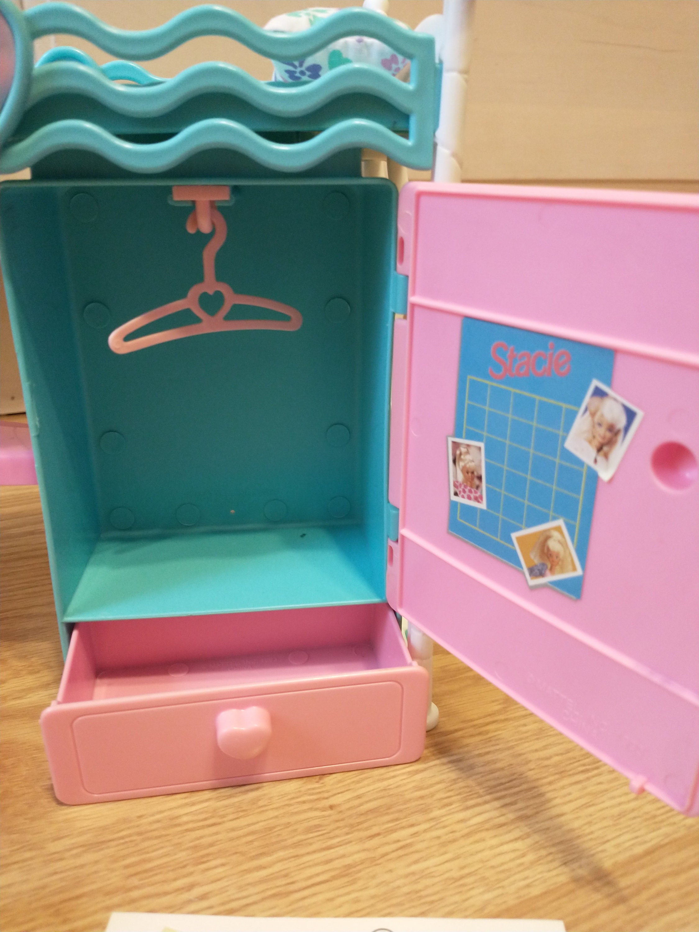 Vintage 1990's Barbie STACIE 3 in 1 Bunk Bed Retired Mattel Blue & Pink