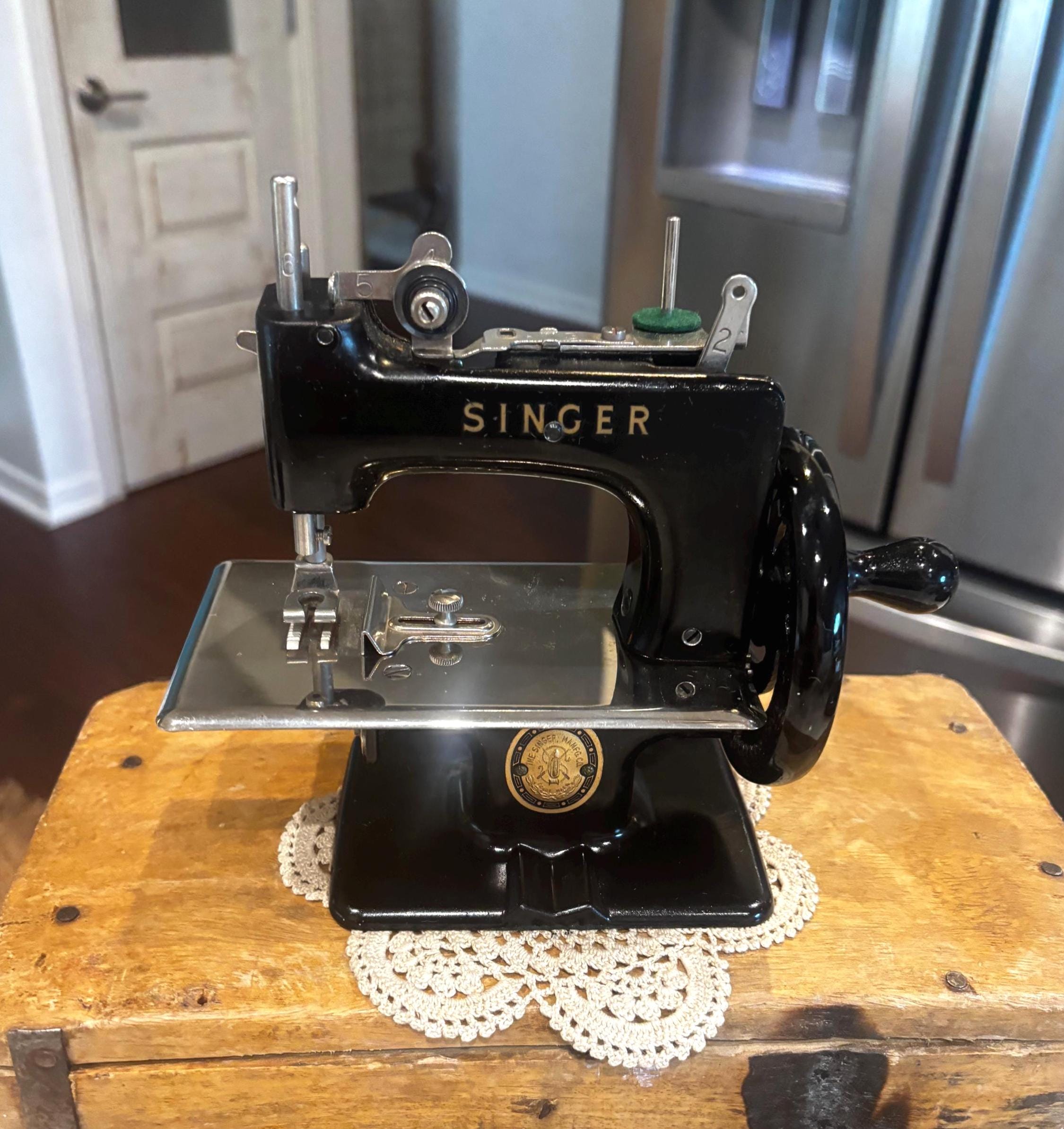 Vintage Singer Sewing Machine 1950s - Etsy