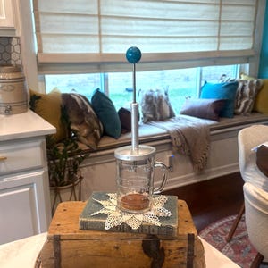 Vintage 1950's Pamco Glass Food Nut Chopper, 1.5 cup Measuring Units, Teal Wood Knob