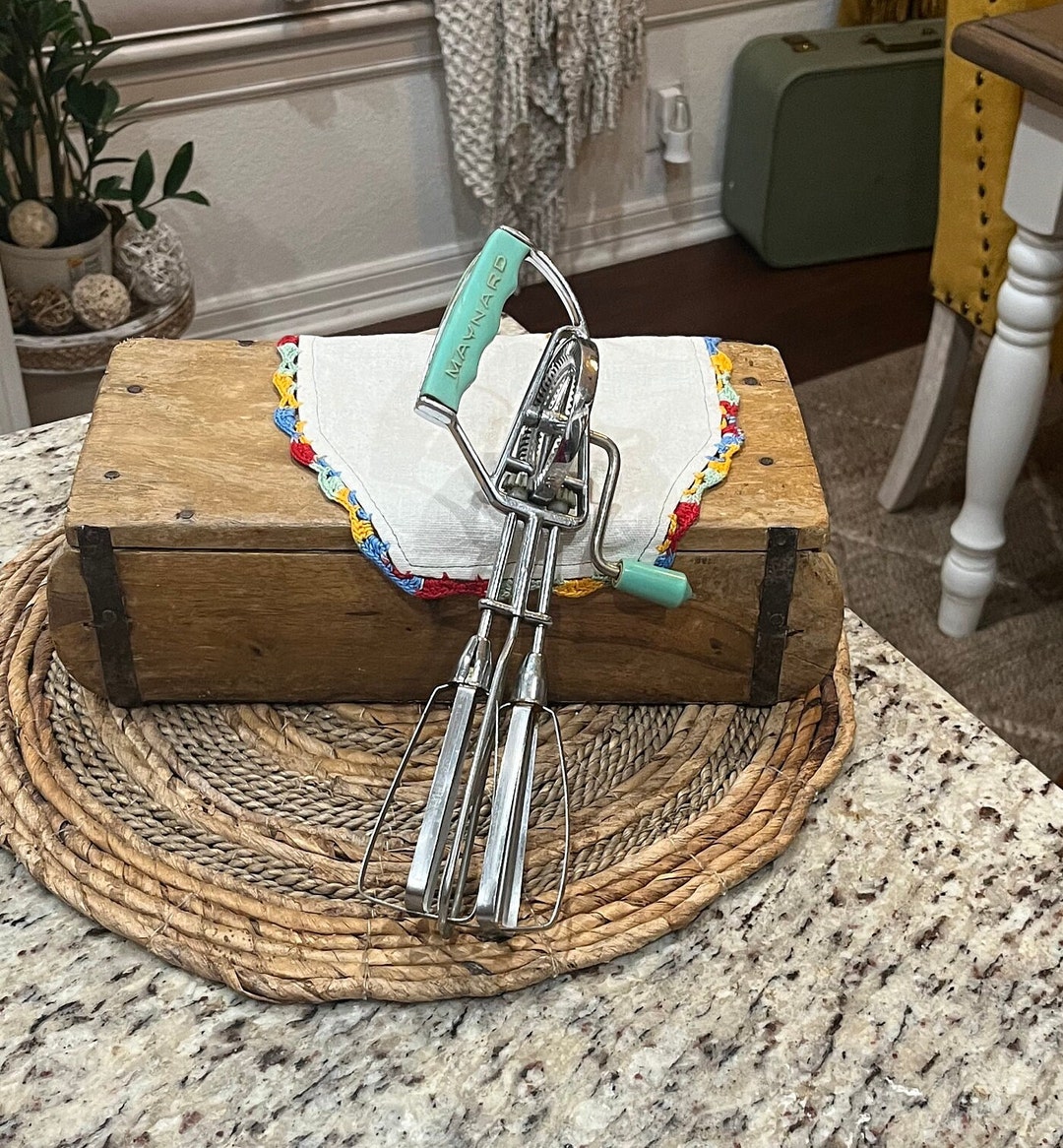 Vintage 1940's Maynard Hand Mixer/ Beater Teal Green Aqua Etsy
