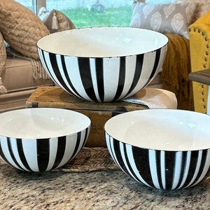 Vintage 1960's Porcelain Enamelware Black and White Vertical Strip, Cathrineholm Set of Three Mixing Bowls, Mid Century Metal Decorative