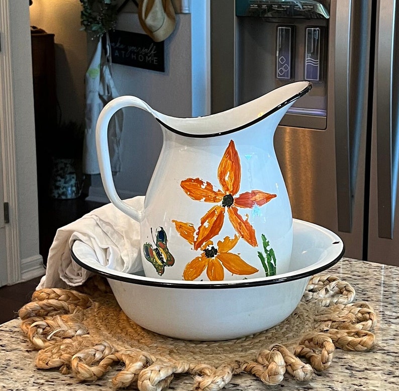 Vintage 1930's Hand Painted Floral Enamelware Pitcher and Wash Bowl Basin, Bathroom Set; Antique White and Black Trim shops Enamel RARE!