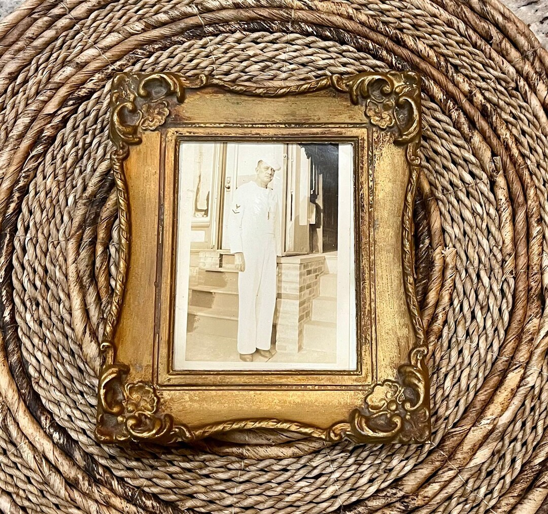 Vintage 1930's Wood, Gold Leaf Painted Ornate Wall Picture Frame With