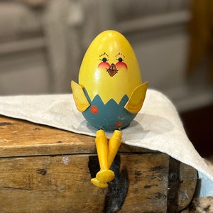 Vintage 1960's Wood Humpty Dumpty Egg Shape Flexible Legs Shelf Sitter, Cute Vintage Decor