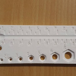 Bolt and nut organizing