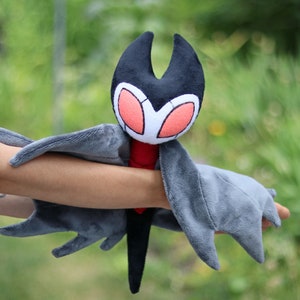 Grande peluche Grimmchild, peluche Grimmchild, 41 cm/16 pouces, Hollow Knight Grimmchild, minky doux Grimmchild image 1