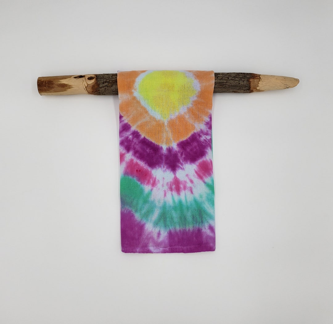 Tie Dye Flour Sack Kitchen Tea Towel, Bullseye Pattern, Flour Sack Tie