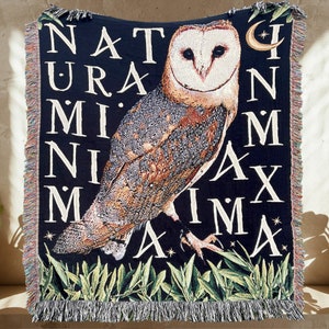 OWL WOVEN BLANKET Owl Gifts Home Decor Barn Owl Throw Blanket | Latin Sayings 'Natura In Minima Maxima' Medieval Tapestry Blanket Book Nook