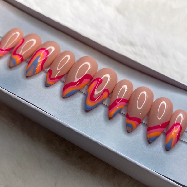 Retro abstract Waves gel PRESS ON nails - ChristyDIDTHAT