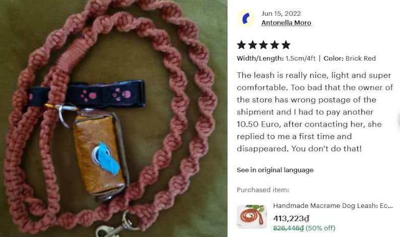 Puede incluir: Una correa para perro de macram&eacute; color rojo ladrillo con patr&oacute;n de nudos en espiral, que incluye un collar negro con huellas rosas y un dispensador de bolsas de cuero marr&oacute;n sujeto a herrajes met&aacute;licos, de 1,5 cm de ancho y 1,22 m de largo.