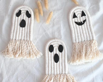 Macrame Ghost Wall Hanging: Halloween Decor Stickers