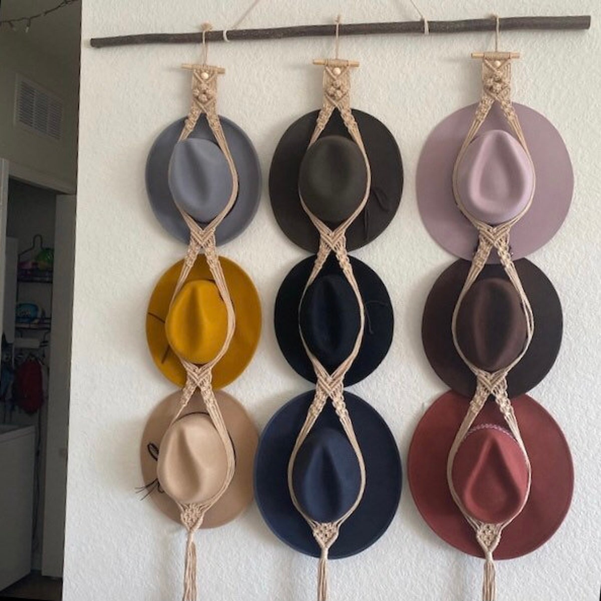Boho Macrame Hat Hanger, Hat Organizer, Cowboy Hat Rack, Fedora Hat Storage for Wall, Farmhouse Decor, Summer Gifts for Him - Etsy