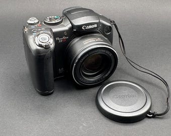 Canon Powershot S3 IS - Digital Camera 6MP