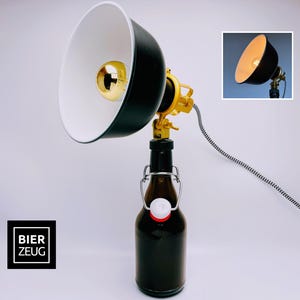 Bügelflaschen Lampe | Handgemachte Tischlampe aus Bierflaschen | Nachhaltige Upcycling Deko-Leuchte | Perfektes Geschenk für Bierliebhaber