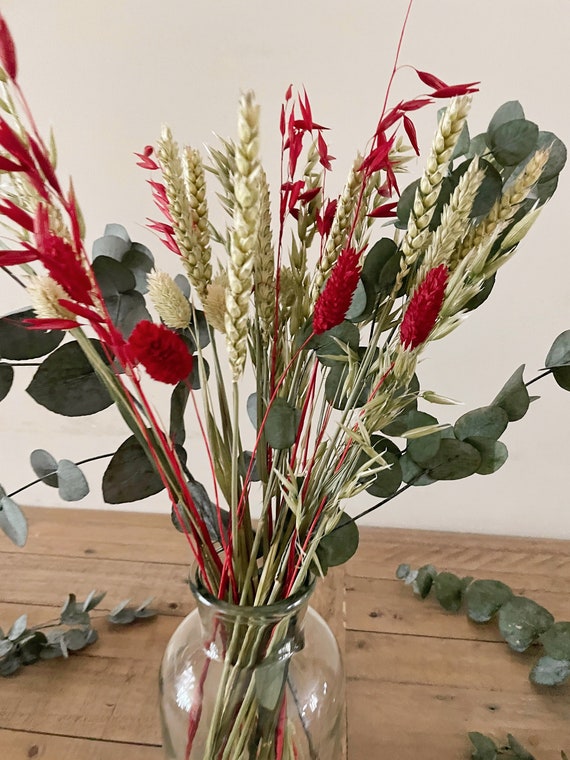 The Most Beautiful Dried Floral Arrangements For This Holiday Season