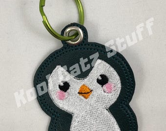 Penguin Keychain – Cute Animal Keychain, Winter Gift, Bird Lover Accessory, Adorable Penguin Charm, Gift for Friends & Family