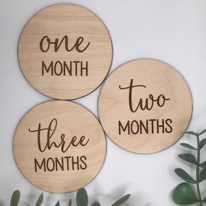 Wooden Monthly Milestone Discs for Baby Photos | Newborn Milestone Signs | Baby Shower Gift