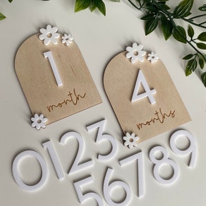 Arc jalon 3D en bois à damier du mois pour photos de bébé | Signes du nouveau-né | Cadeau baby shower | faire-part de naissance | Signe de grossesse