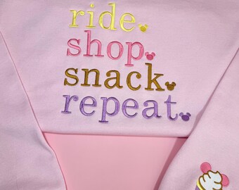 Sweatshirt met geborduurd magische koninkrijk: rit, winkel, snack, herhaling | Magische muis-sweaters