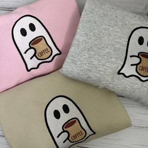 Leuk geborduurd sweatshirt met geest en koffie | Halloween | Leuke spookcadeaus | Halloween-sweater en -cadeaus