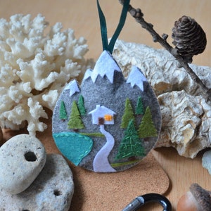 Picturesque mountain landscape felt keepie gift image 1