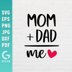 Mama + Papa = Ich SVG | Lustiger Baby-Strampler mit Sublimationsdruck | Baby-Dusche-Geschenk Kind Neugeborenen Säugling Liebe Sprüche Kind einfach geschnitten Dateien Cricut Silhouette
