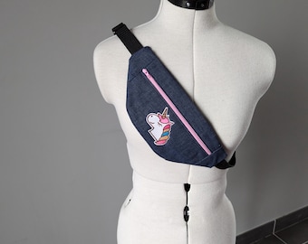 Riñonera, bolso de cinturón, niño o adulto joven, jeans de mezclilla