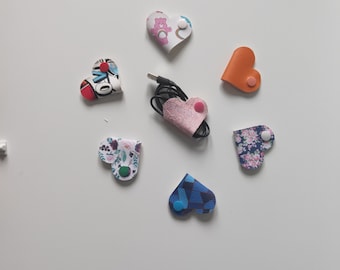 Cable, wire, earphone holder, original in imitation leather, heart shape, French craftsmanship, handmade