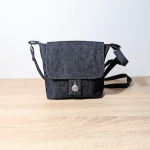 Sac besace, bandoulière réglable en  jean recyclé, promenade, upcycling, sangle ajustable, convient aux grandes tailles