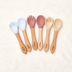 Ensemble de cuillère et fourchette pour bébé en silicone, cadeaux pour cuillères de bébé, ensemble de couverts personnalisés pour bébé, cadeaux de baby shower, ustensiles en silicone, cadeau de nouvelle maman image 4