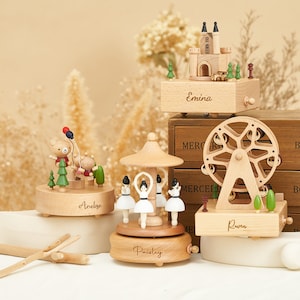 Personalisierte handgefertigte Spieluhr, personalisiertes Ballerina-Musikkarussell aus Holz, hölzerne Spieluhr, individuelles Weihnachtsgeschenk, Babyparty-Geschenk Bild 6