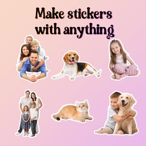 Op de afbeelding: Een promotieafbeelding met de tekst "Make stickers with anything". De afbeelding toont stickeruitknippingen van een gezin, een beagle, een jong meisje, een kat en twee kinderen die een golden retriever omhelzen, tegen een roze gradiëntachtergrond.