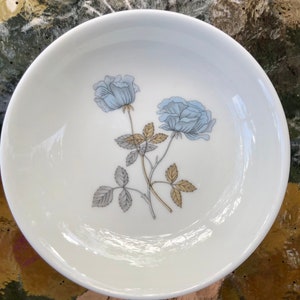 Wedgwood Blue Ice Rose Bone China Round Ring Pin Trinket Dish Made in England Granny Style Vintage Decor Grand Millennial Timeless Classic