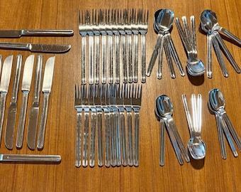 Retroneu Infinite Stainless-Steel Flatware Retro Mid Century 1990s Square Design w/Glossy Finish/Center Ridge 51 Pieces Total Made in Korea