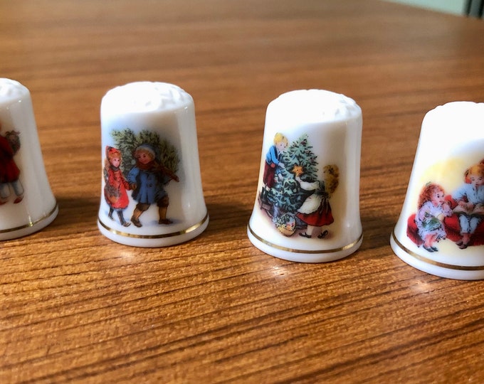 Avon Collector Thimbles Porcelain Memories of Christmas Theme Snowflake