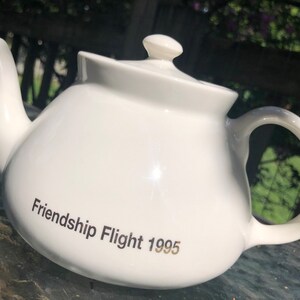 Friendship Flight 1995 Cessna 210L N90MB Antarctica South America Aviation Cpt Bill Signs Commemorative Collectable Souvenir Hall Teapot