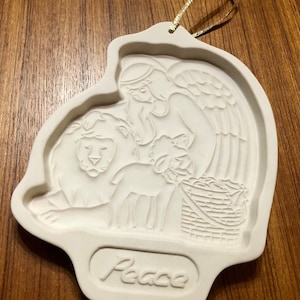 Longaberger Basket Pottery 1993 Angel Lion Lamb Peace Cookie Shortbread Gingerbread Mold Christmas Holiday Ornament Country Farmhouse Home