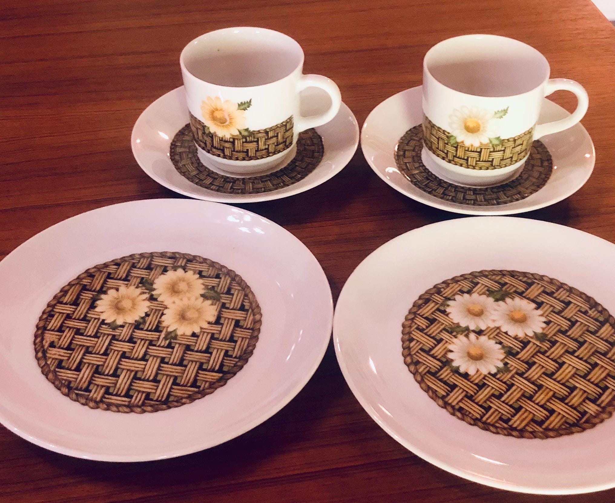 Georges Briard Patio Line Round Daisy W/basket Weave Snack Set