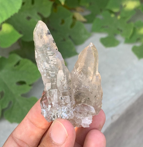パキスタン スカルドゥ産 ライトスモーキークォーツ ヒマラヤ山脈産高地ツインライトスモーキークォーツ結晶クラスター